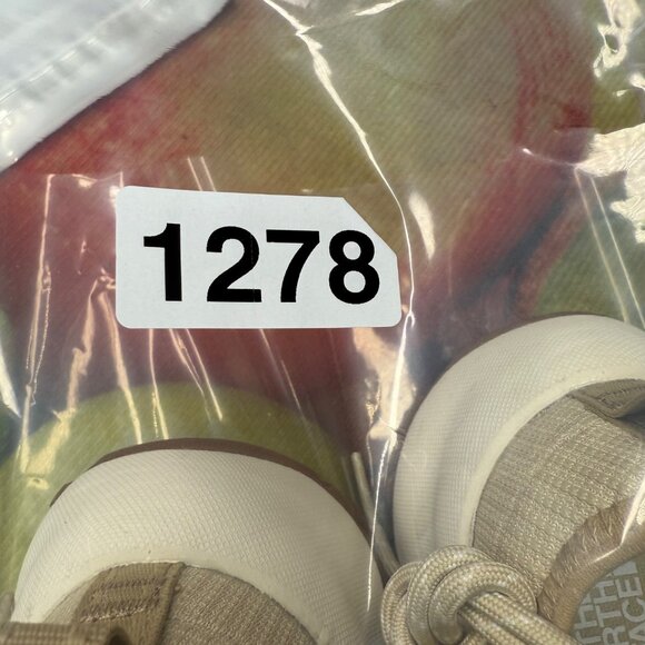 The North Face Womens Beige Sneakers Size 8 US Stylish & Comfortable Athletic Sh - Picture 8 of 8